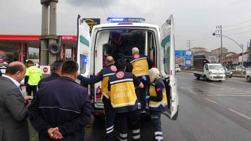 Tır belediye otobüsüne çarptı: Yaralılar var