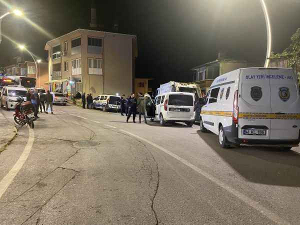 Çöp kamyonundan indirip bacaklarından vurdu