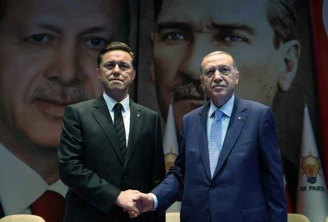 İYİ Parti'den istifa eden Nebi Hatipoğlu AKP'ye katıldı