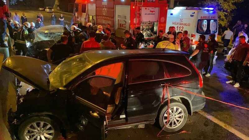 Hamile kadını ve bir çocuğu hayattan koparan kaza kamerada