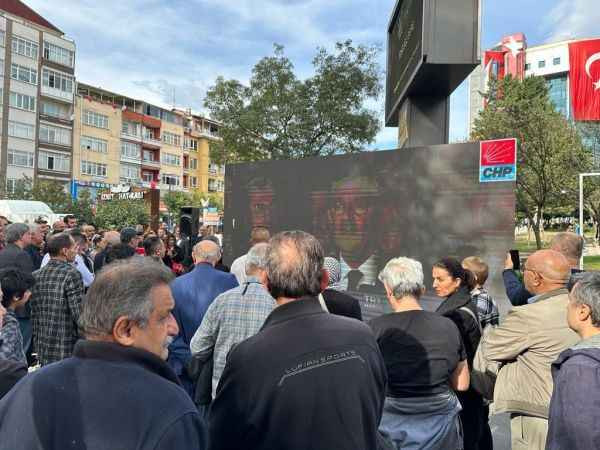 CHP’liler Can Atalay için oturma eylemi yaptı