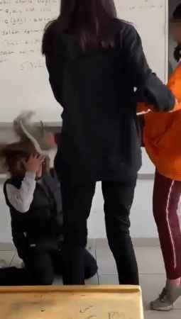 Kocaeli'deki lisede dehşet anları! Genç kızı böyle darp ettiler!