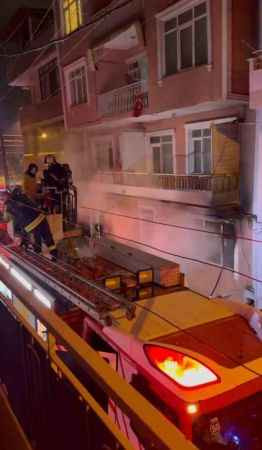 İzmit'te korku dolu anlar, yangında mahsur kaldı