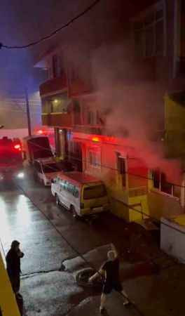 İzmit'te korku dolu anlar, yangında mahsur kaldı
