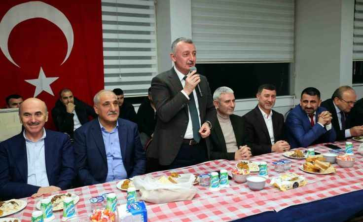 Büyükakın’dan metro açıklaması “Raylara indi deneme sürüşleri yapılıyor”