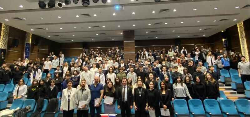 Kocaeli Bilnet okullarında geleneksel kariyer günleri