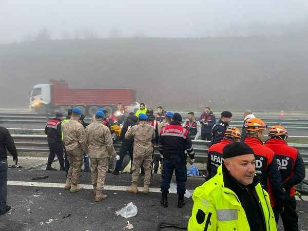 Sakarya geçişinde katliam gibi kaza, çok sayıda ölü, bir kısmı ağır onlarca yaralı
