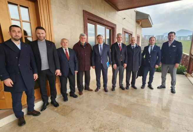 Hüseyin Ayaz’a karşı çıkan Aydal, Karaosmanoğlu’nu ziyarete gitti!