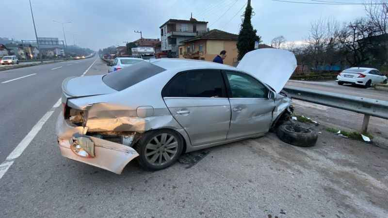 Otomobilin köpeğe çarptığı kaza kamerada