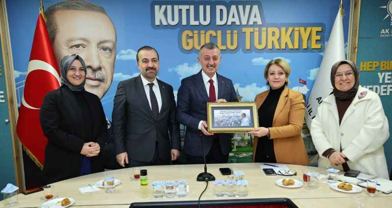 Gençlere ve kadınlara konuk oldu “Yolumuza emin adımlarla ilerleyeceğiz”