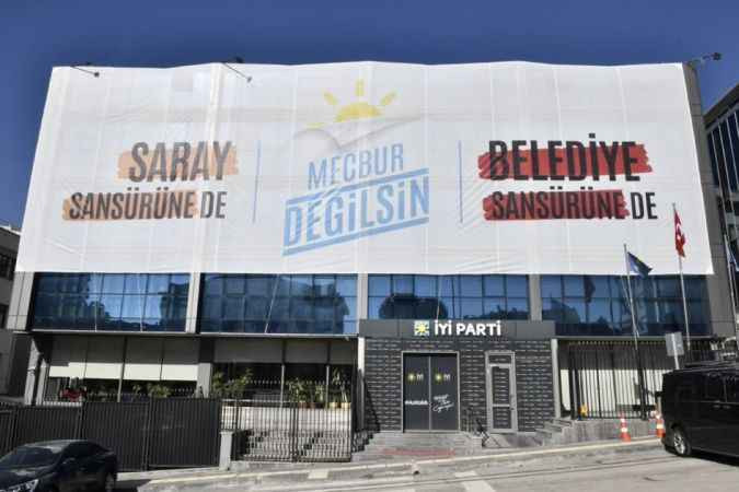 İYİ Parti Genel Merkezine boydan boya afiş