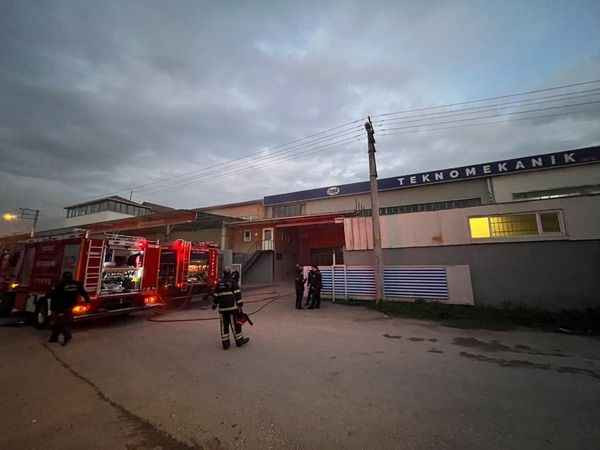 Kocaeli’de fabrika yangını