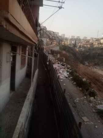 Toprak kaydı, yol çöktü, mahalle çöplüğe döndü