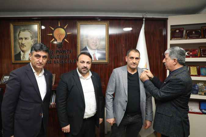 CHP’den sonra bir transferde İYİ Parti’den, O isim de AKP’ye geçti