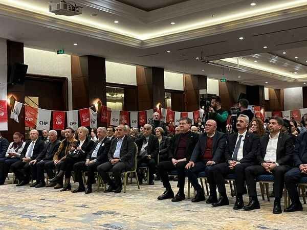 Başiskele’de gözler Özgür Özel’i aradı