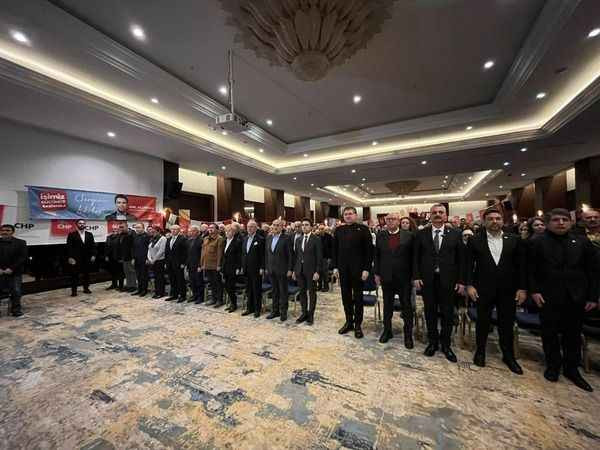 Başiskele’de gözler Özgür Özel’i aradı