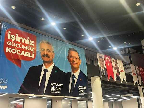 Başiskele’de asılmayan afişler Atasoy Bilgin’e nasip oldu