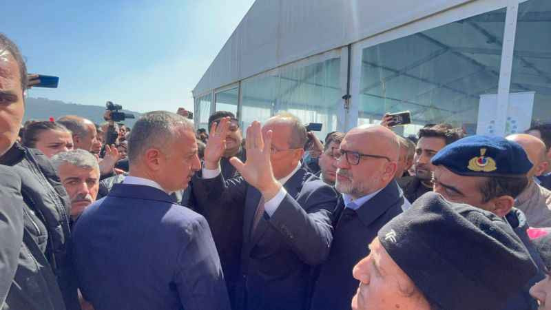 Bakan programında olay! Hak sahipleri isyan etti