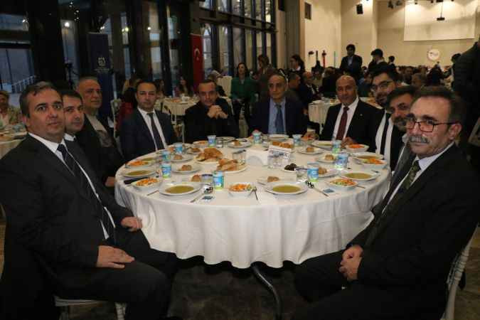 Büyükakın’dan sağlık çalışanlarına “Sizlerin hakkı ödenmez”
