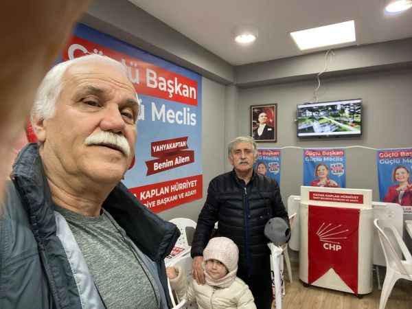 CHP’liler Yahya Kaptan’da kapı kapı geziyor