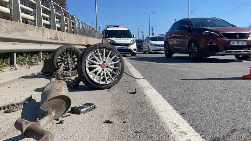 Yolcu yola fırladı üzerinden otomobil geçti, Ölü ve yaralılar var