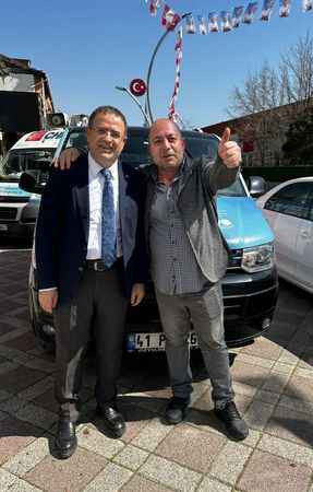 Müteahhit Özgür Karakuş’tan, Sertif Gökçe’ye dev afişli destek