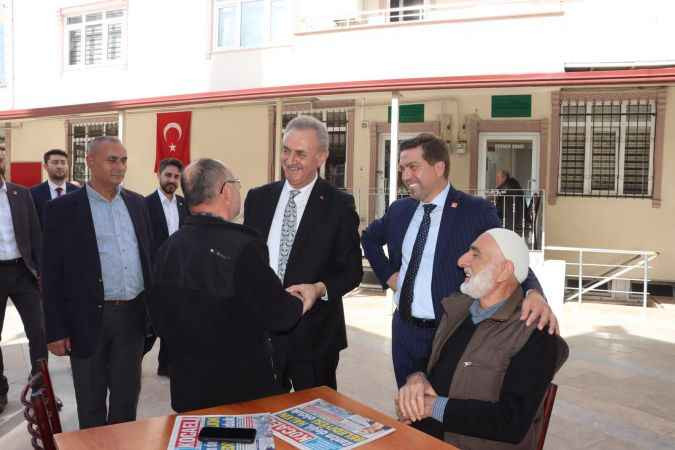 CHP’nin büyükleri sahaya indi