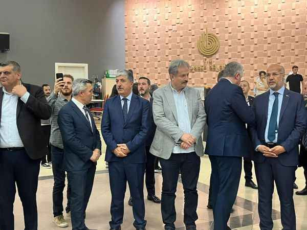 Eski başkan ve yeni başkan Büyükakın için bir arada