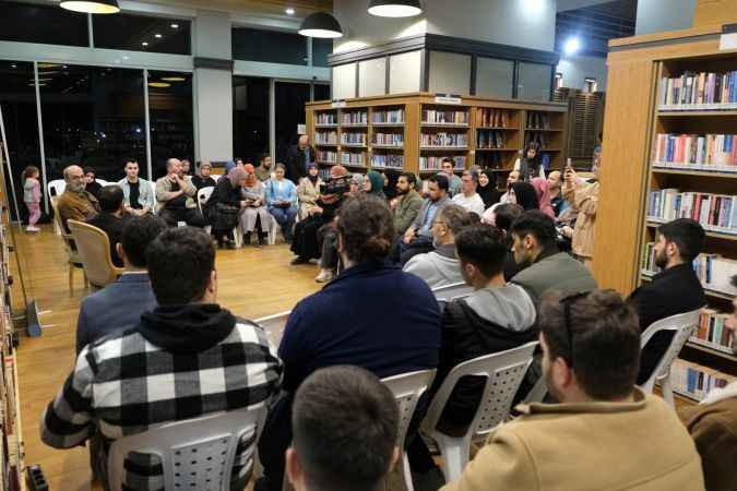 Ünlü yazar Kocaeli’de söyleşi yaptı