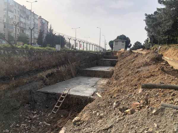 Yayaların güvenliği üstgeçit yapılıyor