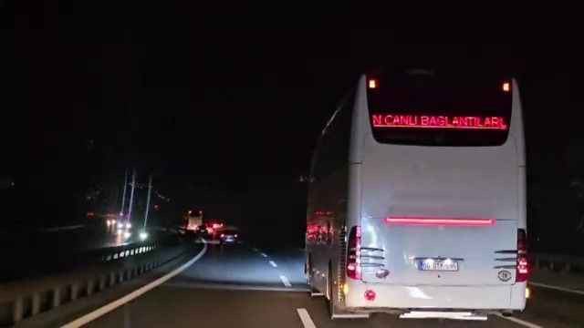 Otobüs arkası yazılar sürücüleri ikiye böldü