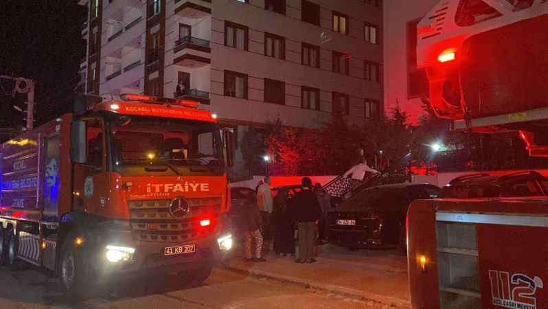 Elektrikli battaniyeden çıkan yangın yatak odasını küle çevirdi
