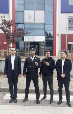 CHP’li başkan TÜGVA önünden seslendi “Artık Cumhuriyet çocuklarının”