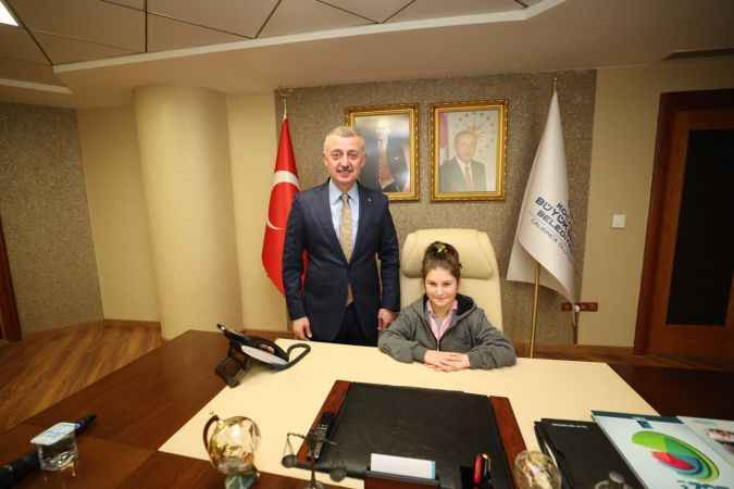 Büyükakın'ın koltuğuna o oturdu!