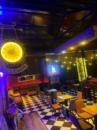 İzmitliler bu mekana bayılacak! Barcelona Bar, farklı bir konseptle geri döndü