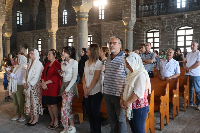 Seçim nedeniyle ertelenen ‘Paskalya bayramı’ kutlandı