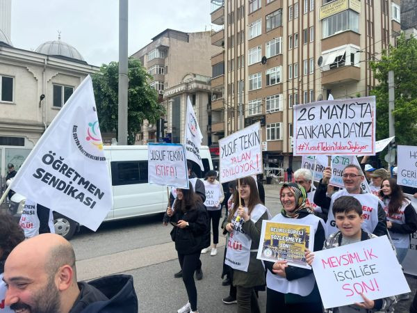 1 Mayıs yürüyüşünde bakanın istifasını istediler!