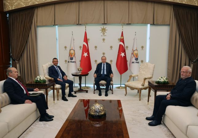 İşte Türkiye'nin özlediği tablo AKP ve CHP liderleri buluştu