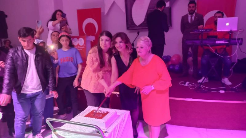 CHP Derince’de kadınlar zaferlerini kutladı!