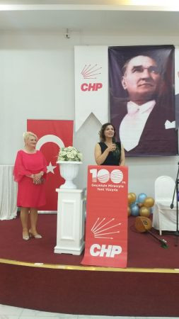 CHP Derince’de kadınlar zaferlerini kutladı!