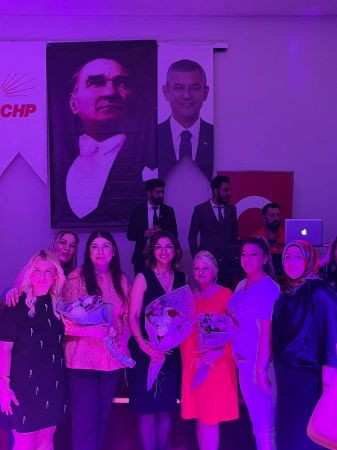 CHP Derince’de kadınlar zaferlerini kutladı!