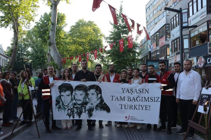 CHP’li gençlerden Deniz Gezmiş anması