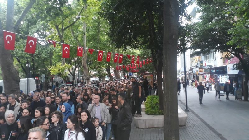 İzmit'te eylem var! Öğretmenler sokağa döküldü