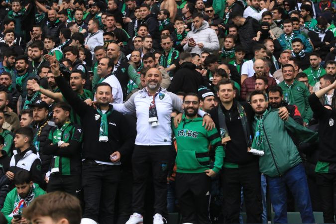 Taraftar elinden geleni yaptı ama... Kocaelispor, evinde ağır yara aldı