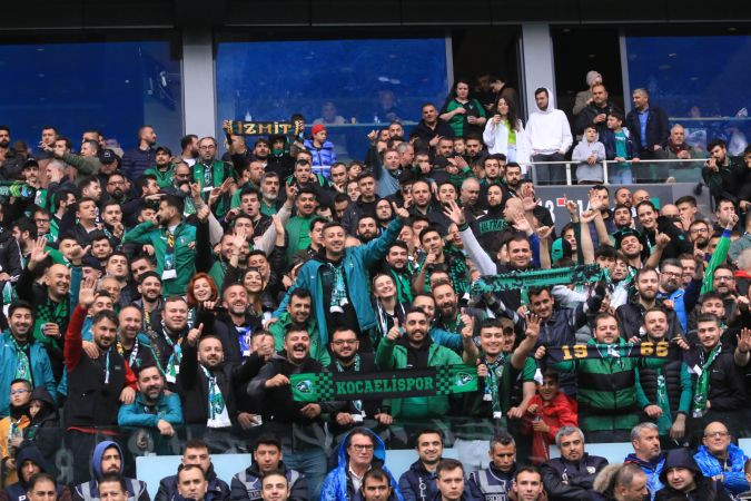 Taraftar elinden geleni yaptı ama... Kocaelispor, evinde ağır yara aldı