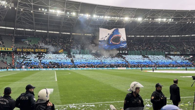Taraftar elinden geleni yaptı ama... Kocaelispor, evinde ağır yara aldı