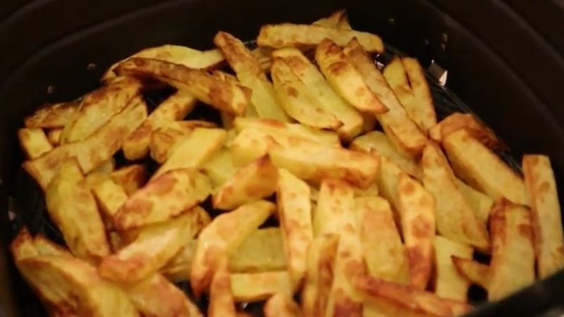 Airfryer'da patates kızartırken deneyin... Çıtır çıtır olmasını sağlayacak teknik