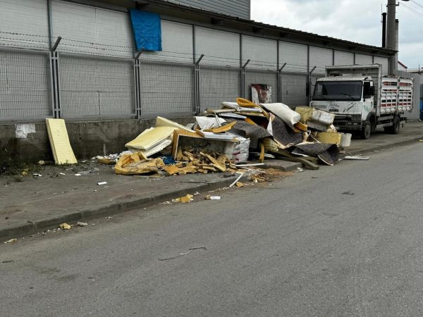 Sanayi Mahallesi atıkların toplanmasını bekliyor