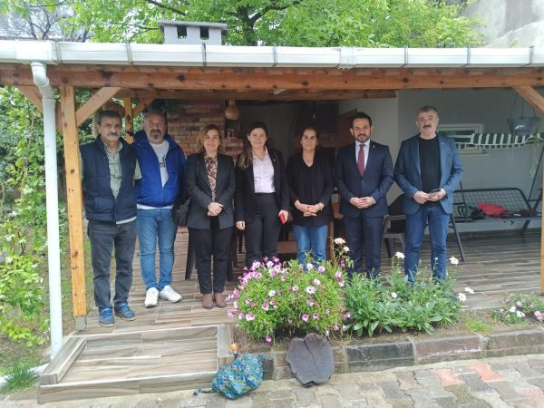 CHP İzmit’ten yeni muhtarlarla ilk temas