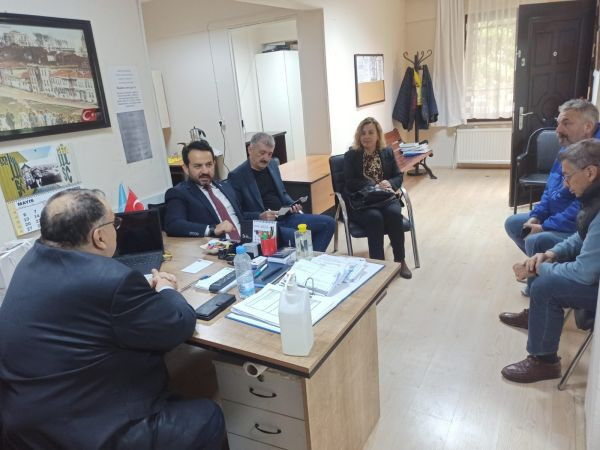 CHP İzmit’ten yeni muhtarlarla ilk temas